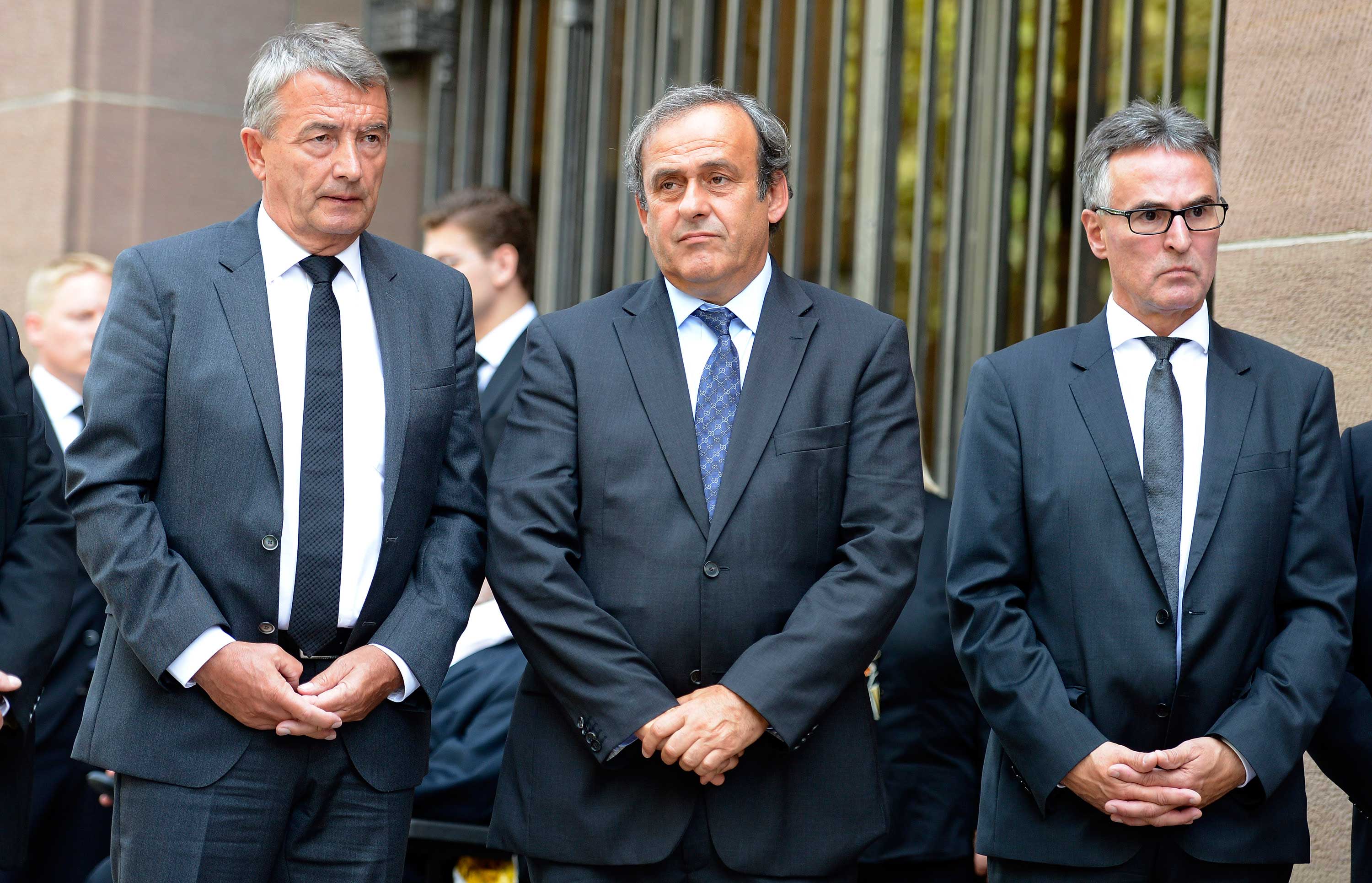 法国陷王朝到堕落死循环 谁来解开这道难题? 法国陷王朝到堕落死循环 谁来解开这道难题?