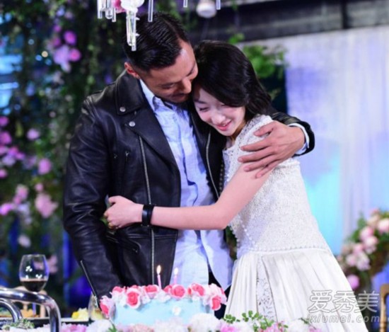 《我们相爱吧》第二季收官 周冬雨穿衣越来越美