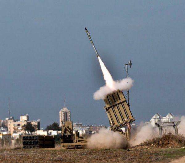 军事 滚动 >>正文  海基版和陆基版"铁穹"系统共享信息的能力意味着"