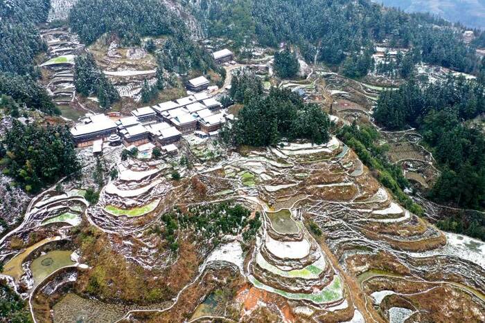 광서삼강: 빙설마을의 그림같은 화폭_fororder_rBABCWIcJj6AbpGtAAAAAAAAAAA671.860x573 (1)