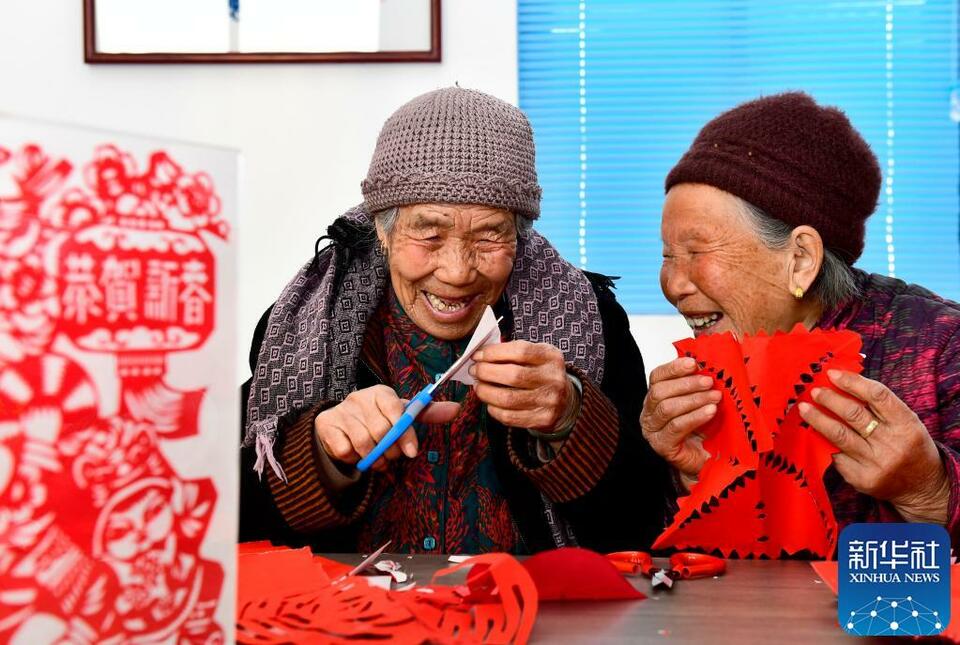 日照岚山：“家门口”的养老服务中心暖胃又暖心