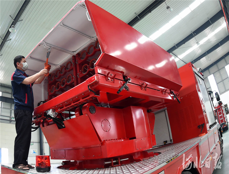 京冀协作研发“导弹消防车”