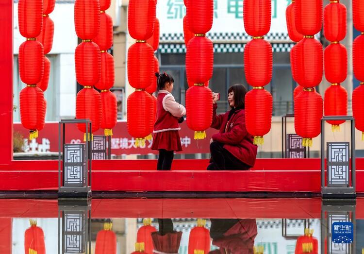 ແຫ່ງຕ່າງໆພາຍໃນປະເທດຈີນຕ້ອນຮັບບຸນຂະຫນົມບົວລອຍ_fororder_1128365979_16447560474841n