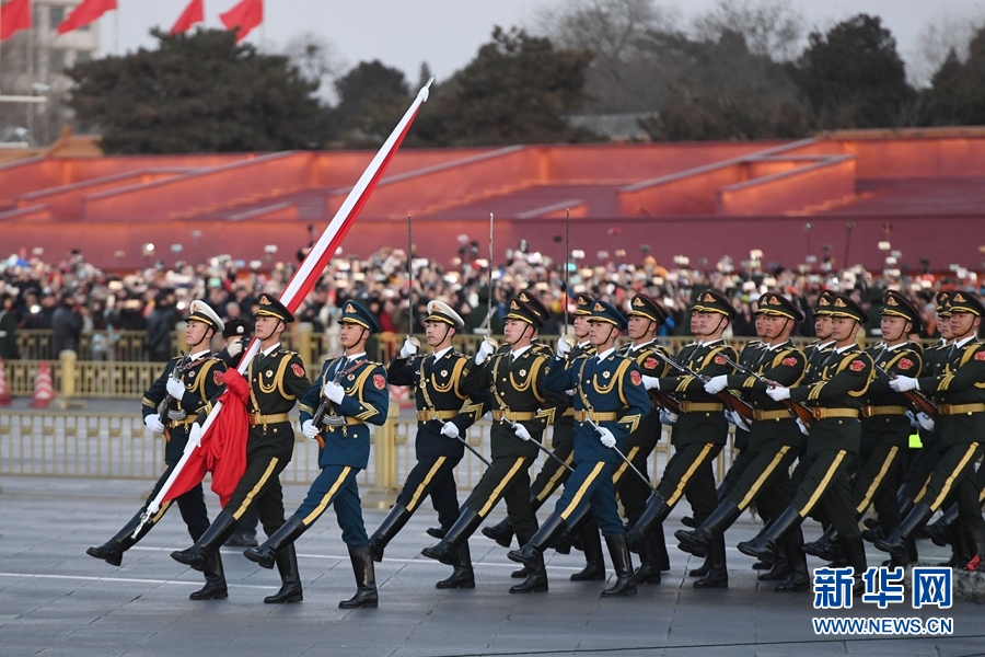 1月1日晨，北京天安门广场举行隆重的升国旗仪式_fororder_1122192782_15147647816541n