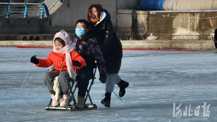 聚焦北京冬奥会｜相约冬奥 全民上冰雪