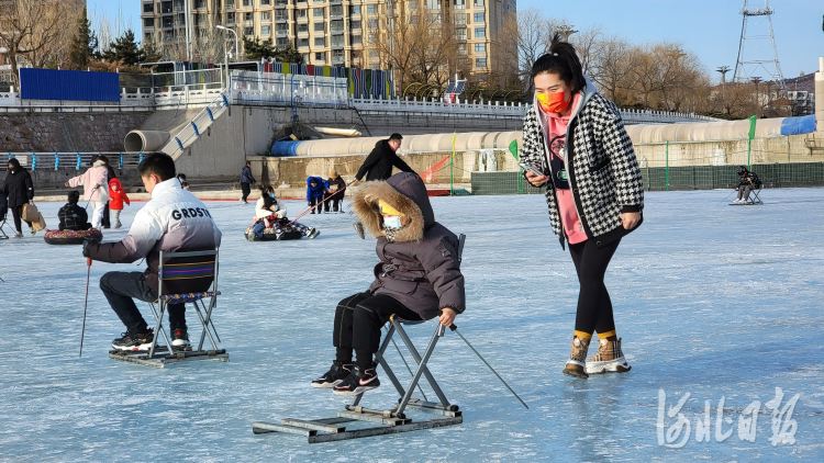 聚焦北京冬奥会｜相约冬奥 全民上冰雪