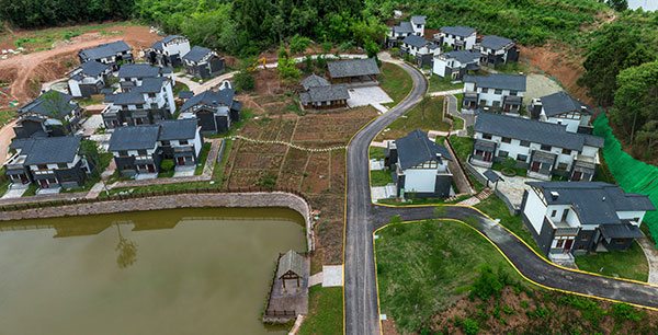 跟协议村一样发生变化的,还有简阳市平武镇进化社区.