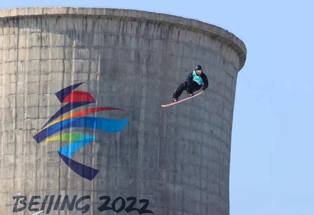 Dan wasan kasar Sin ya lashe lambar zinari a wasan zamiyar kankara ta Snowboard big air_fororder_6159252dd42a2834146428087e582ae317cebfed