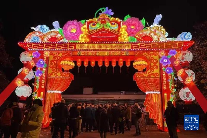 自贡灯会：千年元宵“不夜城”