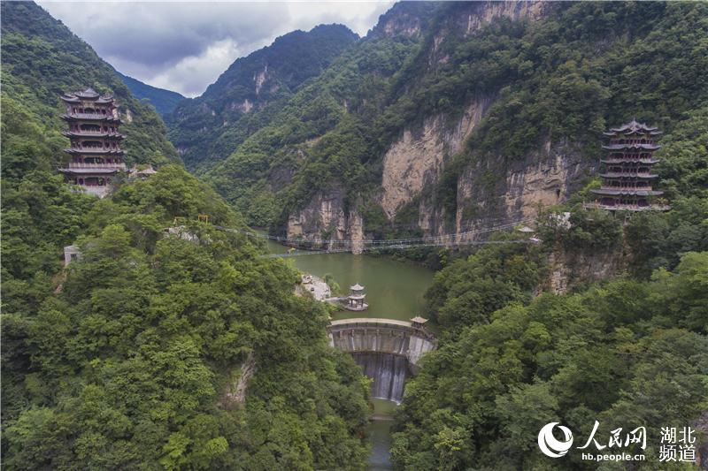 湖北襄阳：昔日矿区变景区 山村蝶变美如画