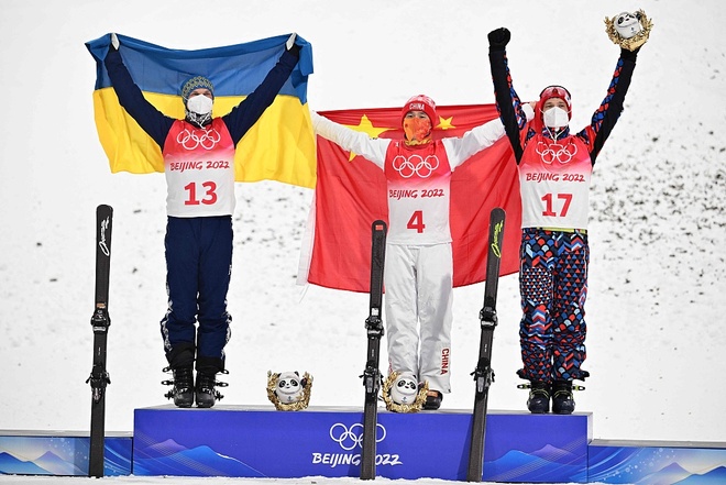 Medalyang ginto, nasungkit ni Qi Guangpu sa Men's Freestyle Skiing Aerials_fororder_20220217QiGuangpu2