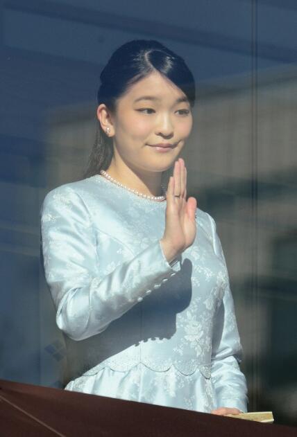 日本皇室接受民众新年朝贺 真子公主最后一次出席(组图)