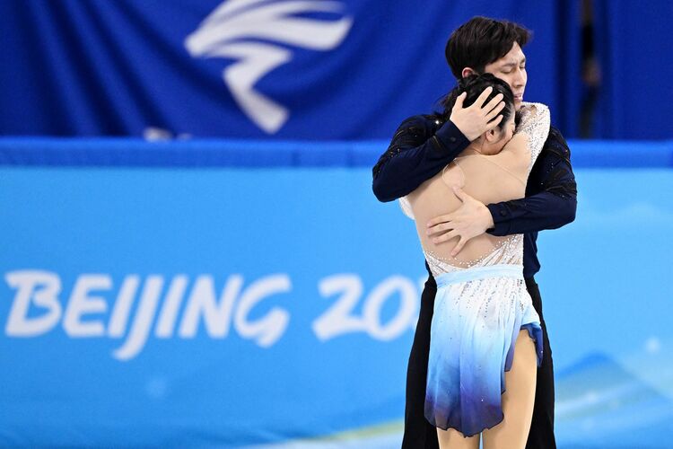 隋文静/韩聪获得花样滑冰双人滑金牌！