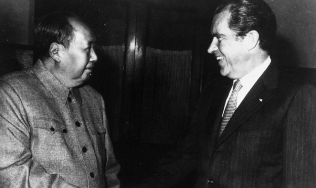 Ngayong araw sa kasaysayan: historikal na pagdalaw sa Tsina ni dating Pangulong Richard Nixon ng Amerika, nagsimula  noong Pebrero 21, 1972_fororder_20220221MaoNixon1640