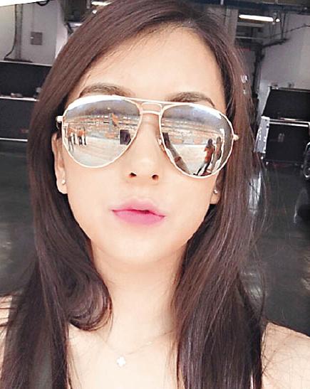 方媛被曝陪郭富城取新车 这恩爱秀得低调！