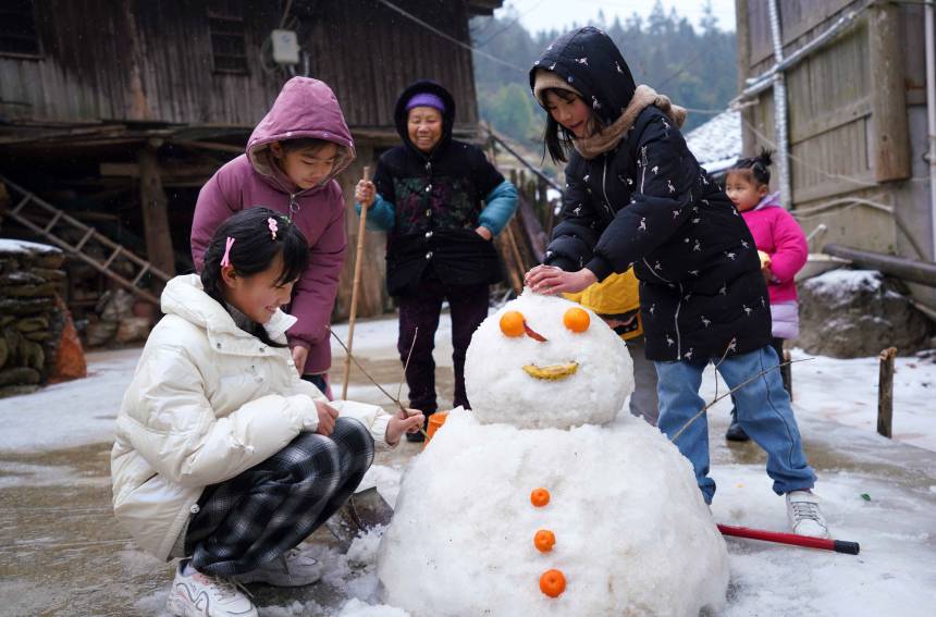 广西融水：苗山春雪美如画