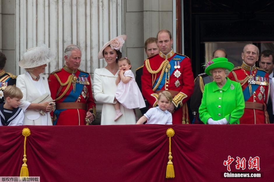 英女王90大寿庆典 乔治夏洛特兄妹最抢镜