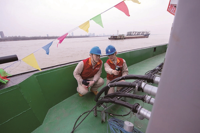 長江流域最大載重噸位電動貨船在南京首航_fororder_12