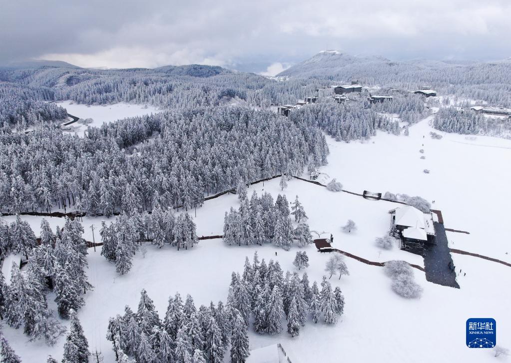 重庆武隆：“冰雪世界”引客来