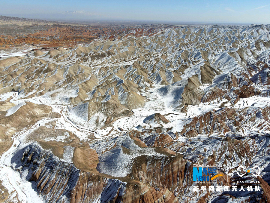 【“飞阅”中国】素雪覆丹霞