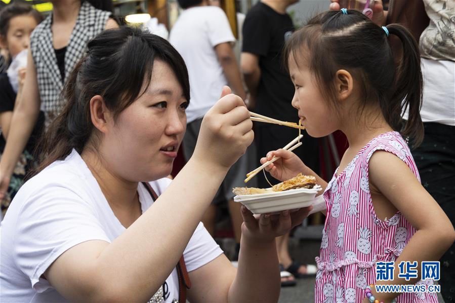 哈尔滨：一路美食，夜市点亮夜生活
