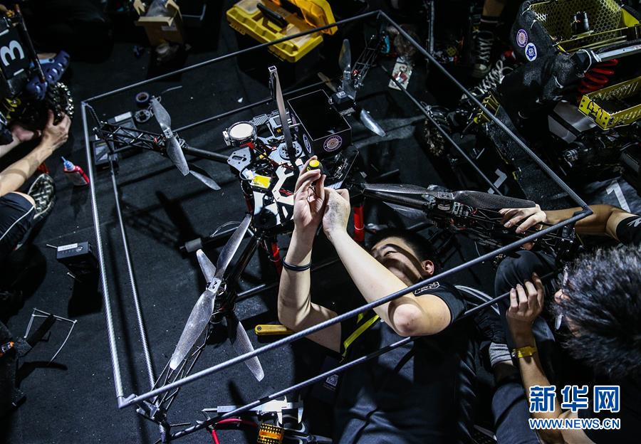 机甲大师赛总决赛在深圳拉开帷幕