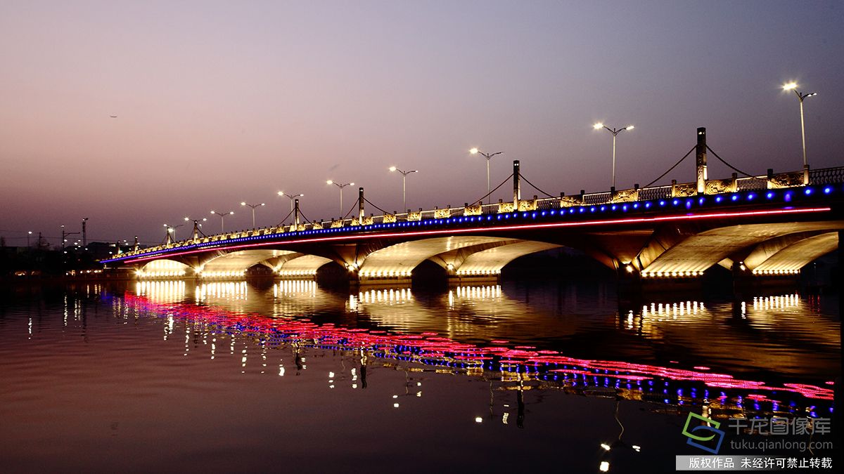 京杭大运河北京段新年彩灯旖旎