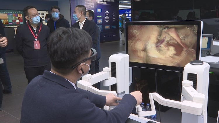 山东未来网络研究院、山东未来集团揭牌暨全球首张确定性网络发布活动举行_fororder_c213f08f49c2d3b2271c5deeffdc75e