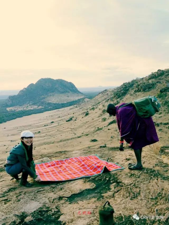西察沃国家公园:火山岩上的马赛狮子舞