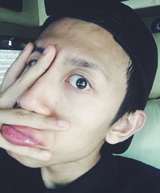 不刷牙不洗脸 “余罪”张一山庆祝方式很奇葩？