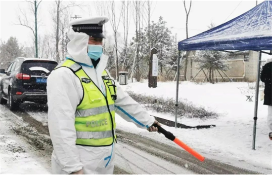 風雪兼程,共克時艱 吉林公安交警“疫”勇前行_fororder_3