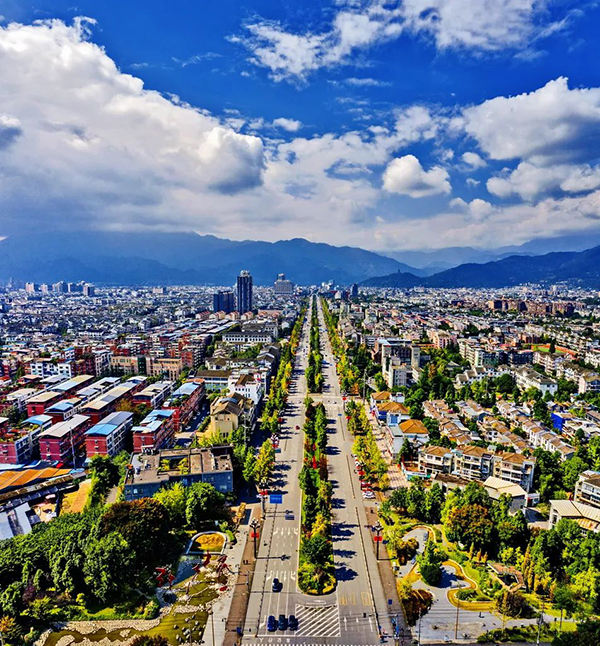 （三遗之城 附链接）都江堰市荣获“2021年度中国高质量发展百佳示范县市”称号_fororder_都江堰城市风貌-供图--都江堰市委宣传部