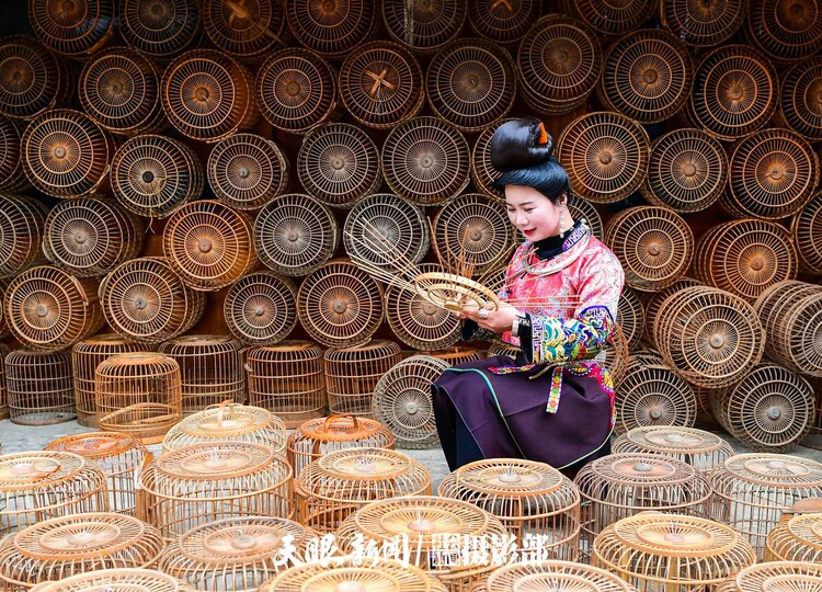 贵州丹寨：特色竹编工艺助力乡村振兴