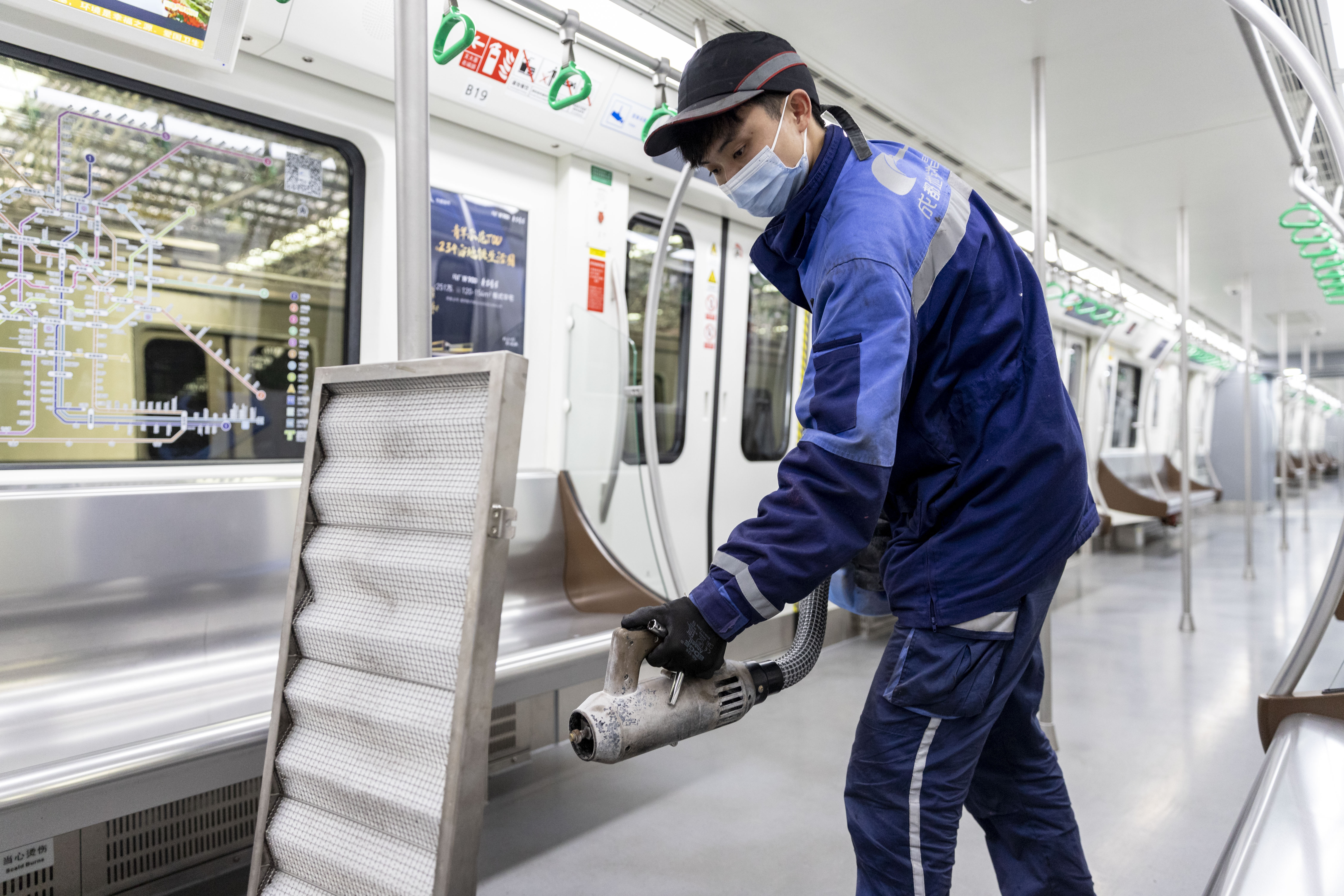 （轉載）成都地鐵送“清涼”了 背後原來還有這些“操作”……