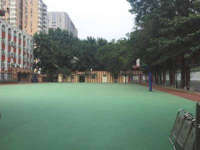 北京学校“毒跑道”检测合格 涉事操场或拆除