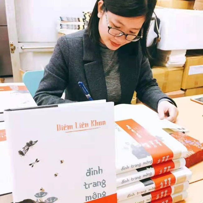 Nữ dịch giả xinh đẹp thông qua văn học hiện đại và đương đại giúp độc giả Việt Nam  thêm hiểu về  Trung Quốc_fororder_diem5
