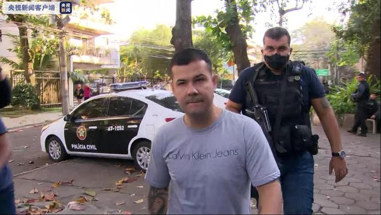 巴西特警捣毁一武装贩毒组织 5名武装贩毒分子头目被捕