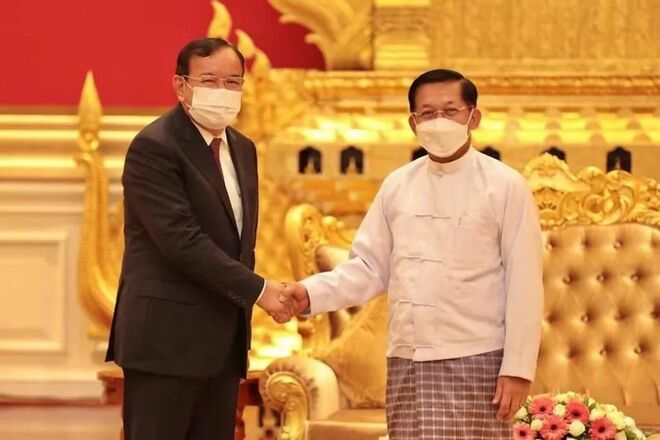 အာဆီယံ ျမန္မာေရးရာ အထူးသံတမန္သစ္သည္ ျမန္မာနုိင္ငံ၌ ခရီးလွည္႔လည္၊ျမန္မာ ႏိုင္ငံေတာ္ စီမံအုပ္ခ်ဳပ္ေရးေကာင္စီ ဥကၠ႒ မင္းေအာင္လိႈင္နွင္႔ ေတြ႔ဆုံ_fororder_1