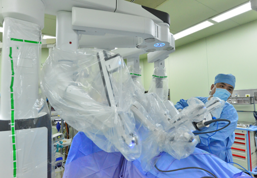 哈医大二院完成达芬奇机器人纵隔充气食管癌手术