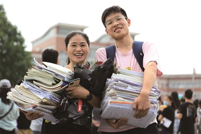 江蘇省近35萬名考生順利結束高考