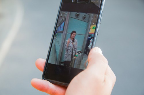 外卖小哥每日跑首都机场20公里 碰到成龙都顾不上看