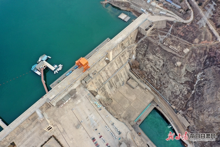 刘家峡水电厂调控流量确保安全开河