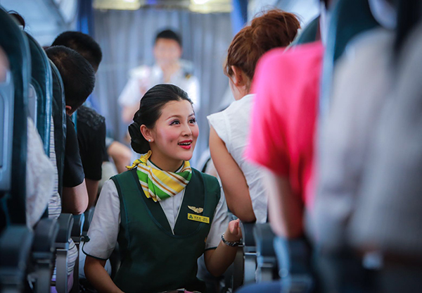 想飞就飞春秋航空推出首飞15周年纪念礼包