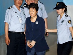 快讯！朴槿惠干政案和受贿案重审宣判 获刑20年