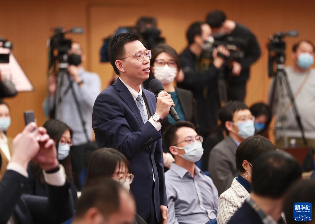 国务委员兼外交部长王毅就中国外交政策和对外关系回答中外记者提问_fororder_9