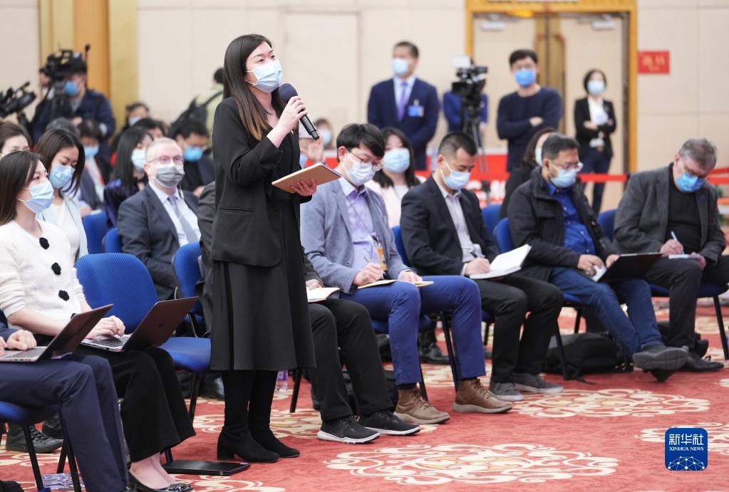 国务委员兼外交部长王毅就中国外交政策和对外关系回答中外记者提问