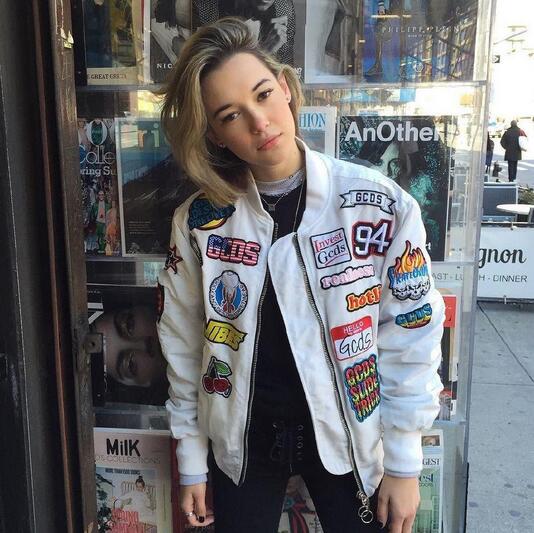 95后网红长相身材完美 爱自拍秀胸秀臀秀美腿(图)