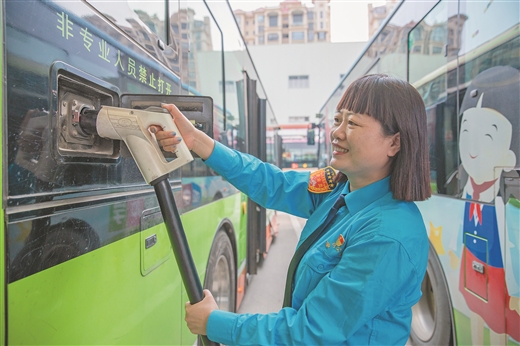 八桂“她”力量 巾帼绽芳华