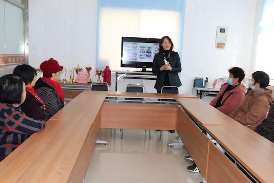 “女神节”来临 济南旅游学校以礼仪和美学课程服务驻地街道