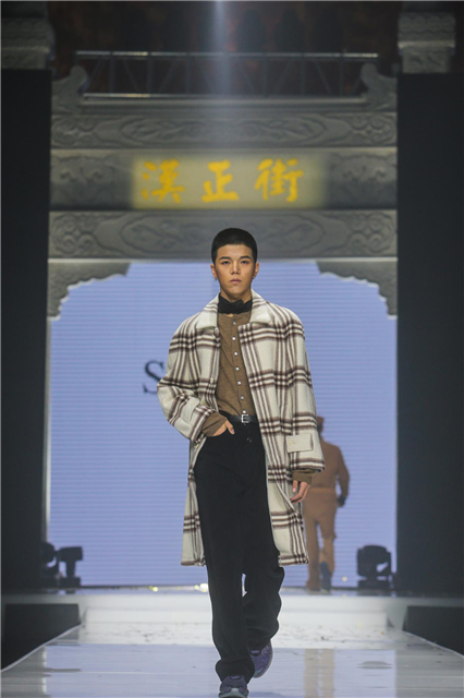 【湖北】【CRI原创】武汉汉正街：从“小商品第一街”到“时尚第一街”